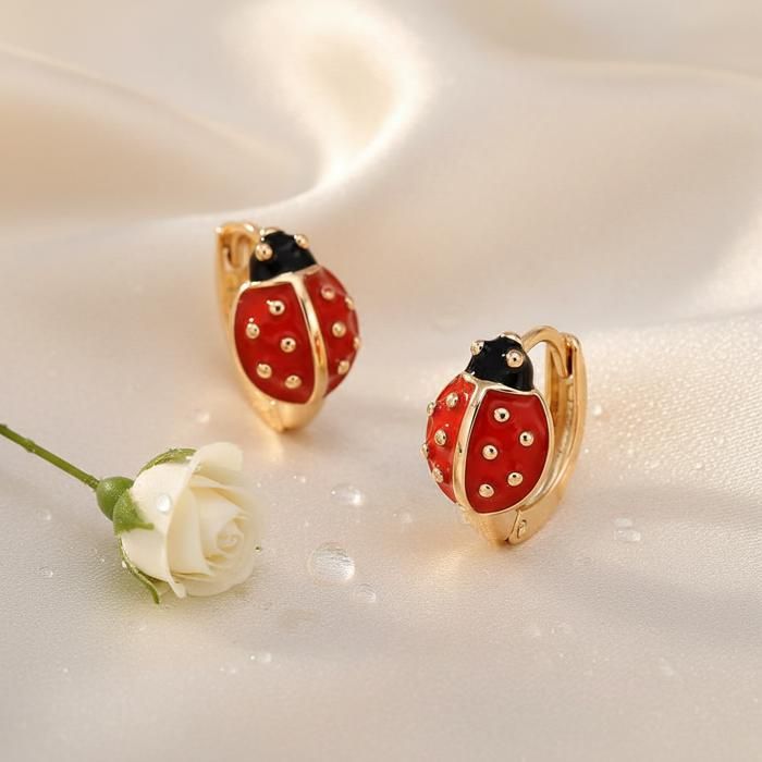 Boucles D'Oreilles Enfant Puces Coccinelle Rouge Émail - Plaqué Or Jaune 18 Carats - Avec Écrin Cadeau