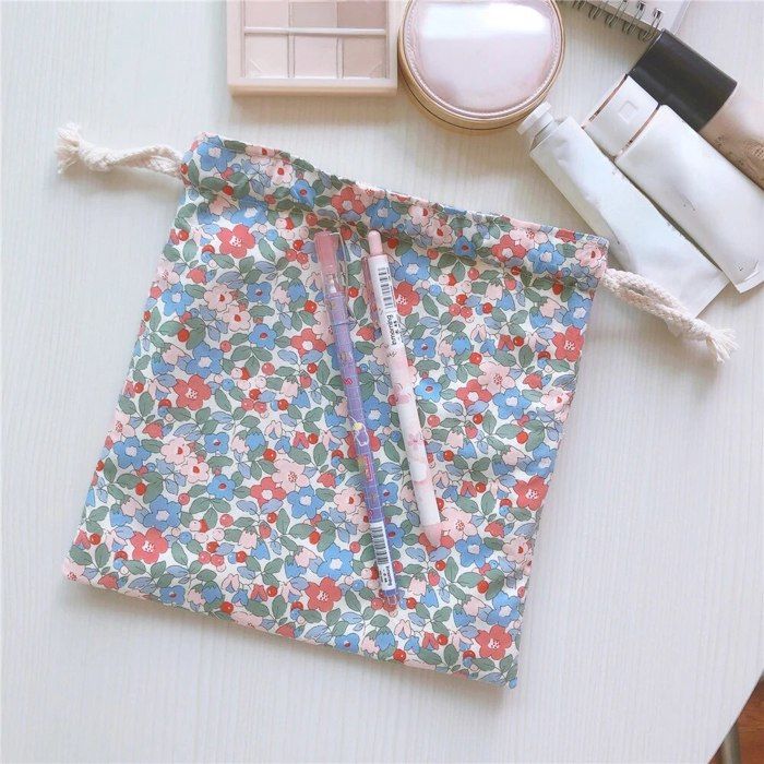 LKMY Trousse Maquillage Imperméable Fleurie – Vanity Multi-Poches Portable Pour Voyage, Gym & Quotidien – Femme & Fille