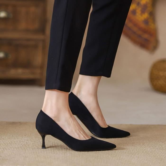 Escarpin noir talon bas 2025