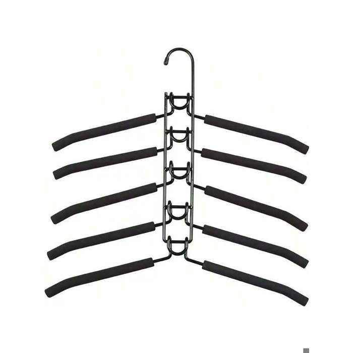 Cintres peu encombrants pour ranger manteaux pulls et costumes dans votre garde-robe