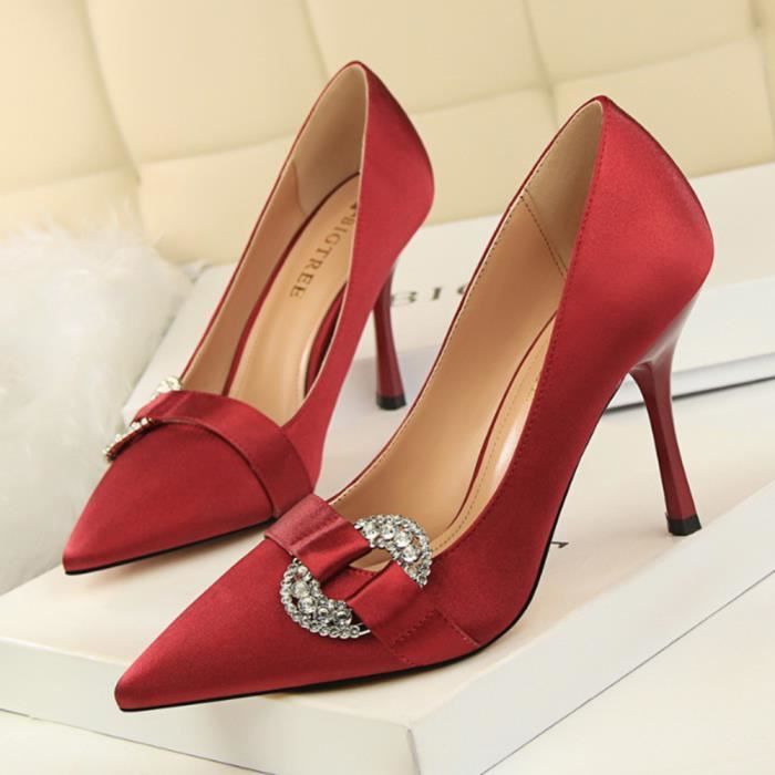femmes talons aiguilles