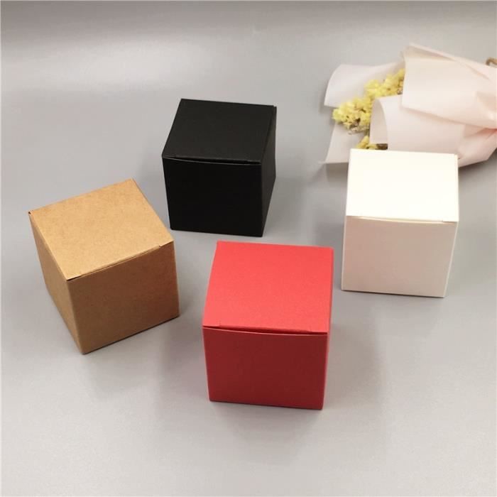 Boîte en carton kraft brun naturel de forme carrée, boîte cadeau kraft