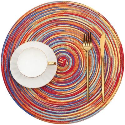 Floridy Lot de 6 sets de table ronds en coton tressé pour table de salle à manger, 38,1 cm, lavables, antidérapants, rouge Floridy Lot de 6 sets de table ronds en coton tressé pour table de salle à manger, 38,1 cm, lavables, antidérapants, rouge