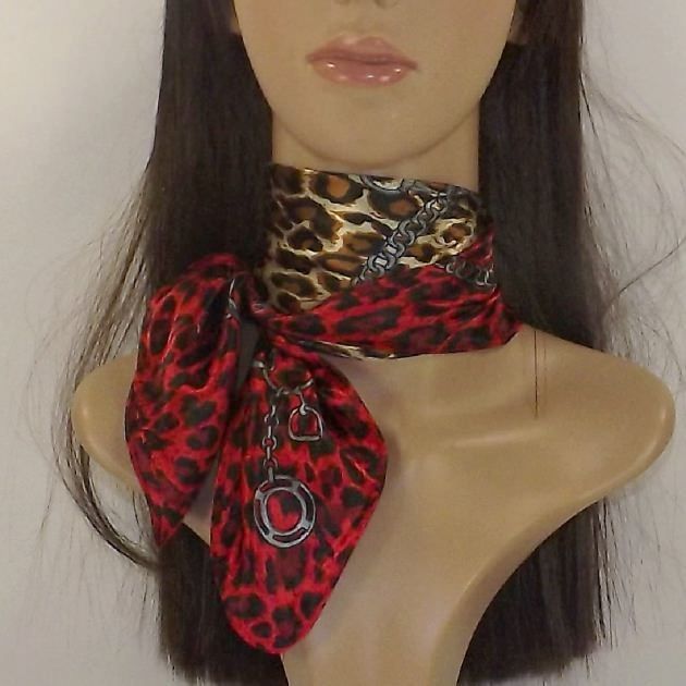 Foulard , carré satin de luxe 90 cm x 90 cm fond ECRU bords léopard top qualité