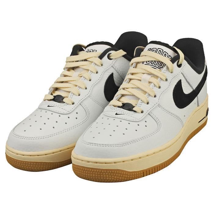Baskets Nike AIR FORCE 07 LX Femme Blanc Noir Cuir