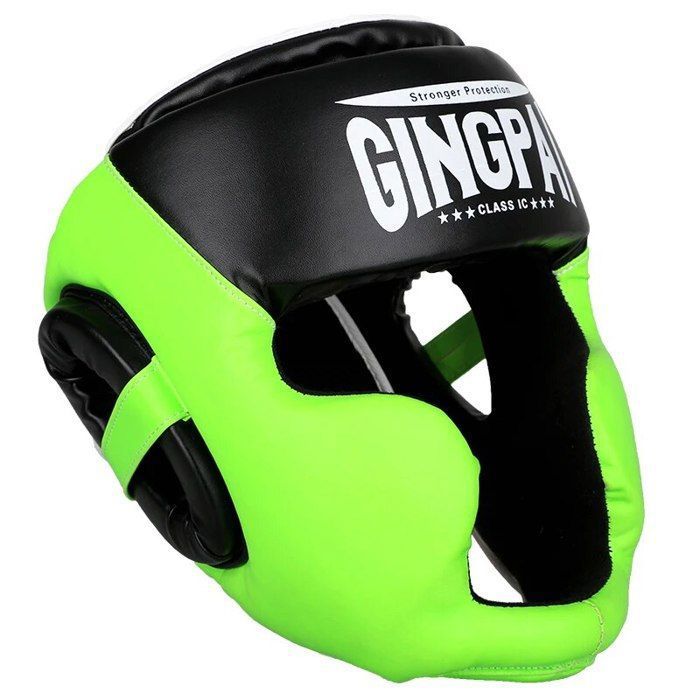 Ensemble D'équipement De Boxe Isolé Sur Fond Blanc, Combat Sportif Concept Mma Gants Rouges Bleus Sac Boxe Protege Tete Bouche 136277 785