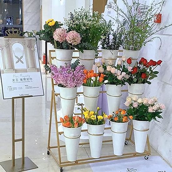 Présentoir à Fleurs Métallique à 2 étages Avec Roulettes – Inclut 9 Seaux Blancs | Étagère Mobile Pour Jardin, Cour Ou Boutique