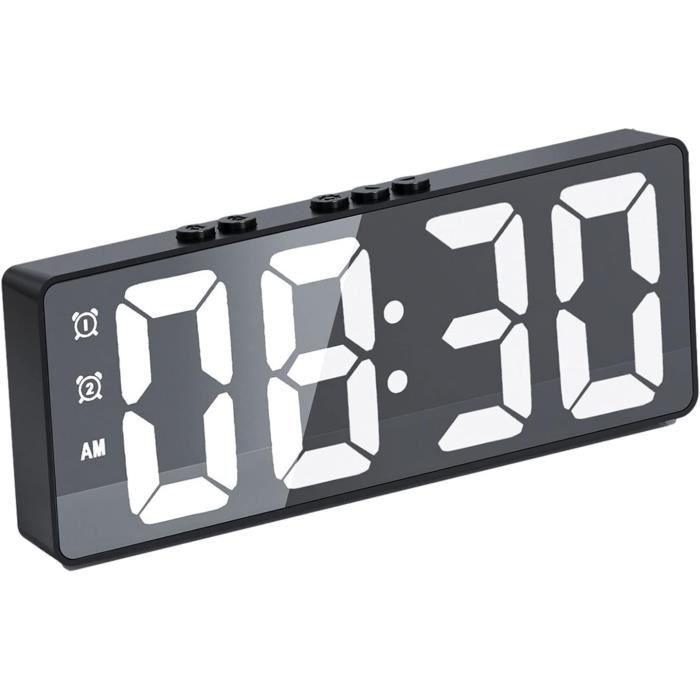 Réveil Numérique LED Grand Écran – Horloge Chambre Avec Température, Luminosité Réglable, Commande Vocale, Snooze – 12/24H – USB/Piles