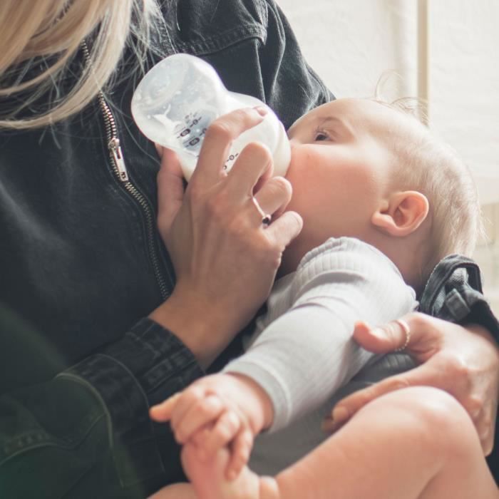 2 Biberons Tommee Tippee Natural Start - Anti-colique, Silicone, Imitation Sein, 260ml, Auto-stérilisant