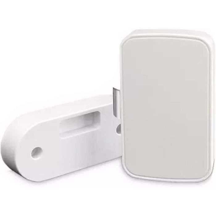 Le garçon installe une serrure sans fil pour la maison. | Vecteur Premium