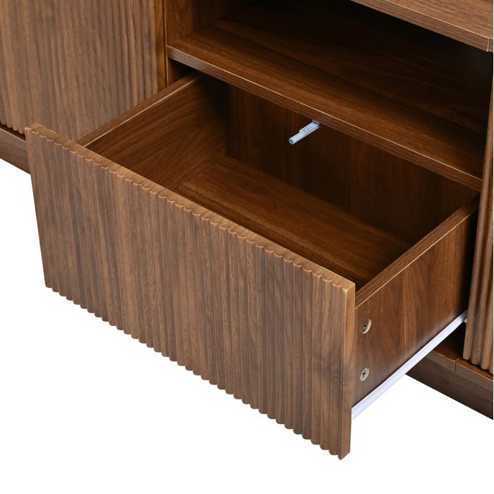 Meuble TV bas 180 cm noyer avec façade ondulée 3D portes coulissantes 2 portes 1 tiroir et niche ouverte