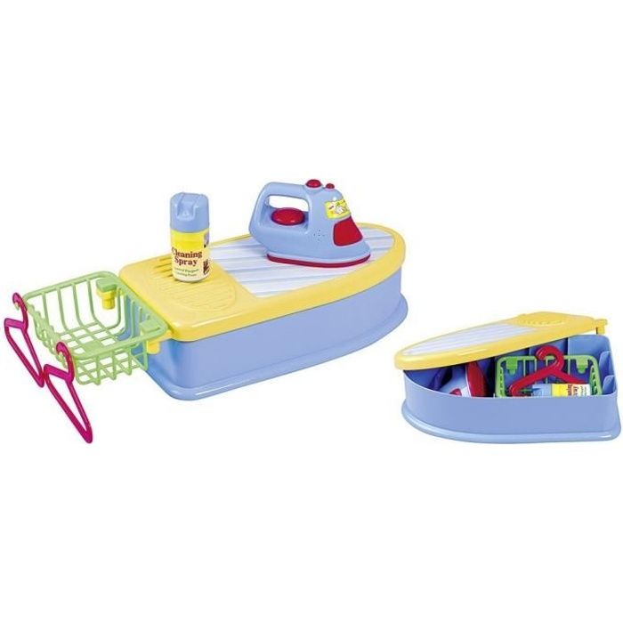Fer, table à repasser, cintre, panier, jouet enfant