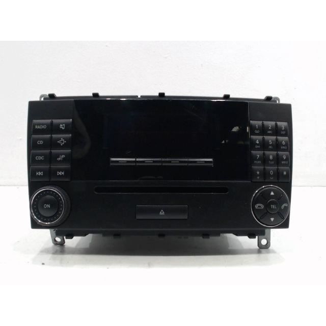 PIECES AUTO D'OCCASION - 2098206589 - AUTORADIO MERCEDES CLK - E1-377045