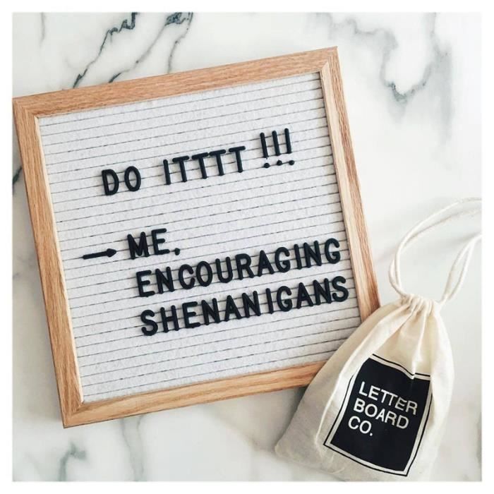 OLYCRAFT Tableau Lettres Bois 25x25 Cm – Panneau Feutre Rustique Avec Support + 340 Lettres & Émoticônes – Idéal Décoration Maison, Bureau, Café