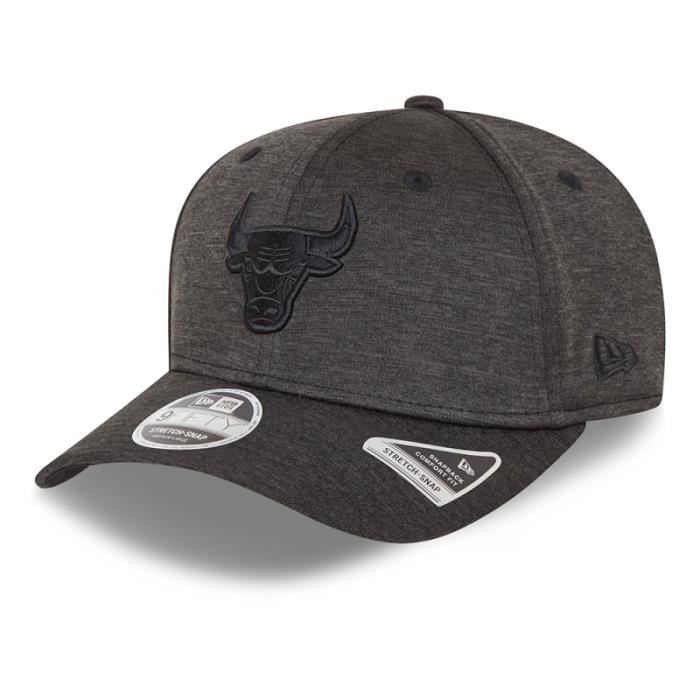 Casquette New Era CHICAGO BULLS TONAL STRETCH SNAP 9FIFTY - Réf. 60081390. Couleur : Gris. Détails. - Visière arrondie. - Couronne