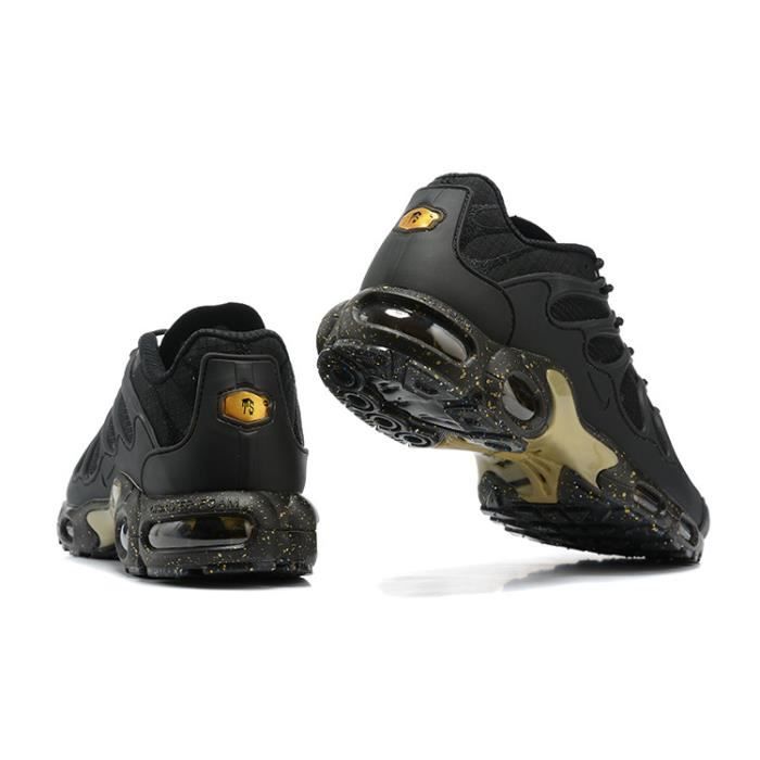Nike noir et or outlet