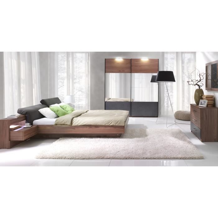 Chambre à coucher complète RENATO. Lit, sommier, tables de chevet intégrées, commode, armoire 200 cm portes coulissantes