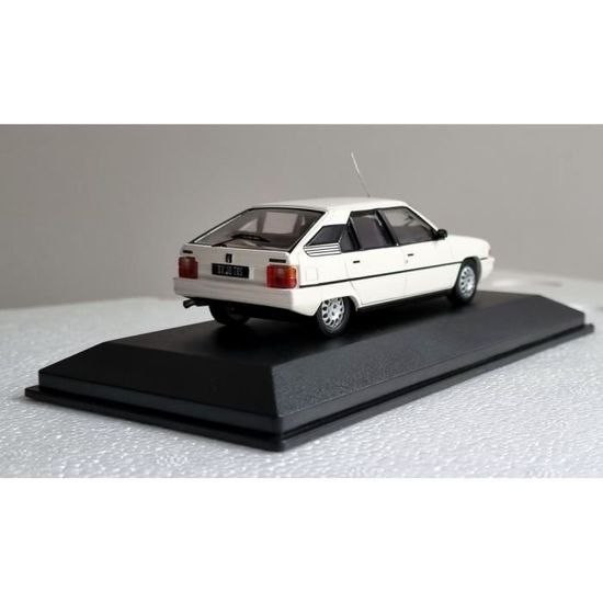 ODEON 074 - CITROEN BX 1984 BLANC 1/43 ODEON 074 - CITROEN BX 1984 BLANC 1/43