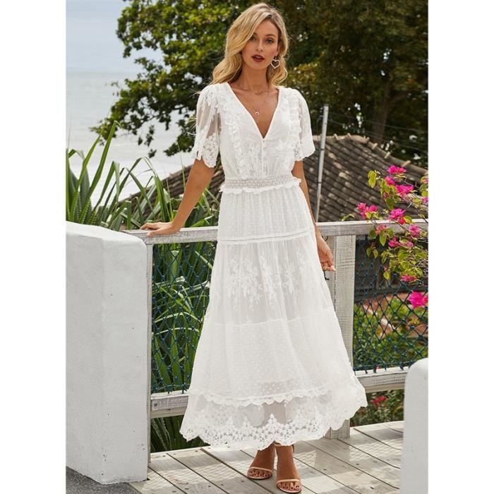 Femme en robe outlet blanche transparente