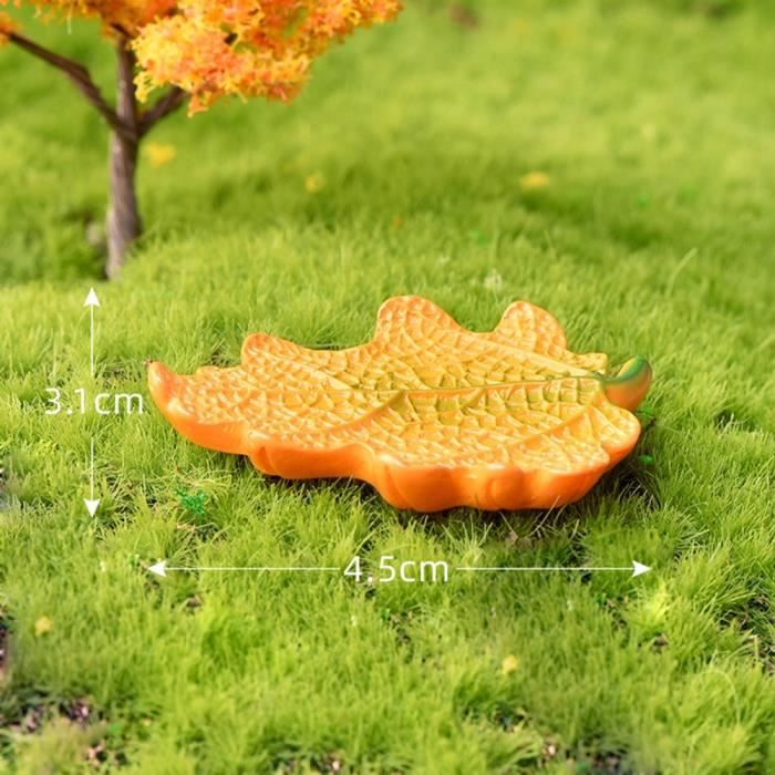 FIGURINE SAPIN ENNEIGÉ RÉSINE CÔNES OR 11CM VERT