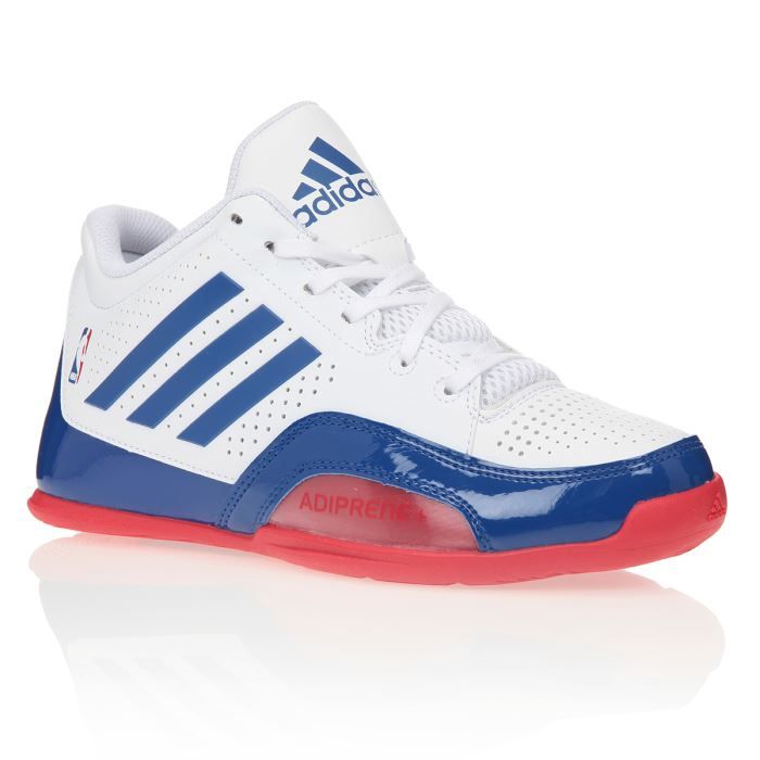 Chaussure de basketball adidas hotsell