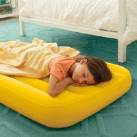 Matelas Gonflable Intex Pour Enfant – Floqué Doux – 3 à 10 Ans – Vinyle Résistant – Gonflage Manuel – Coloris Aléatoire