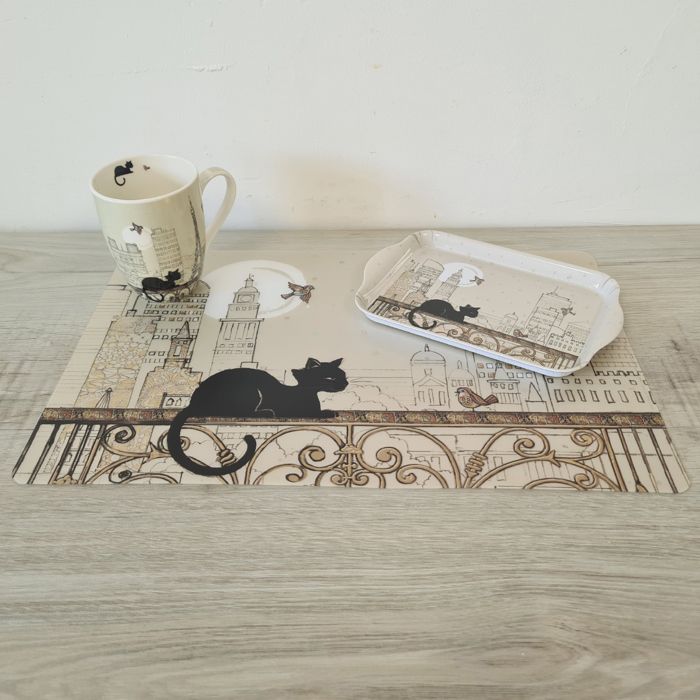 Plateau Décoratif Mélamine KIUB – Chats Amoureux Skyline – 20 Cm (Beige)