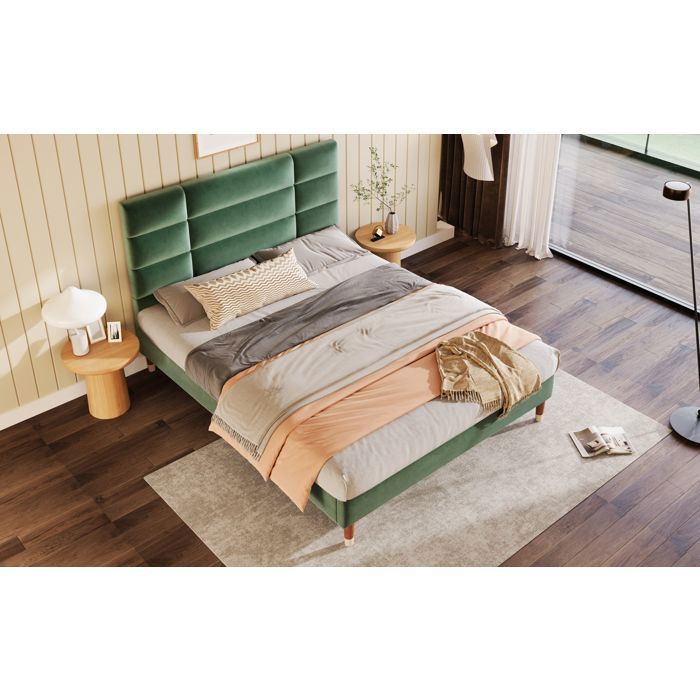 Lit adulte 140x200 cm en velours vert foncé tête capitonnée carrée pieds effet laiton (avec matelas)