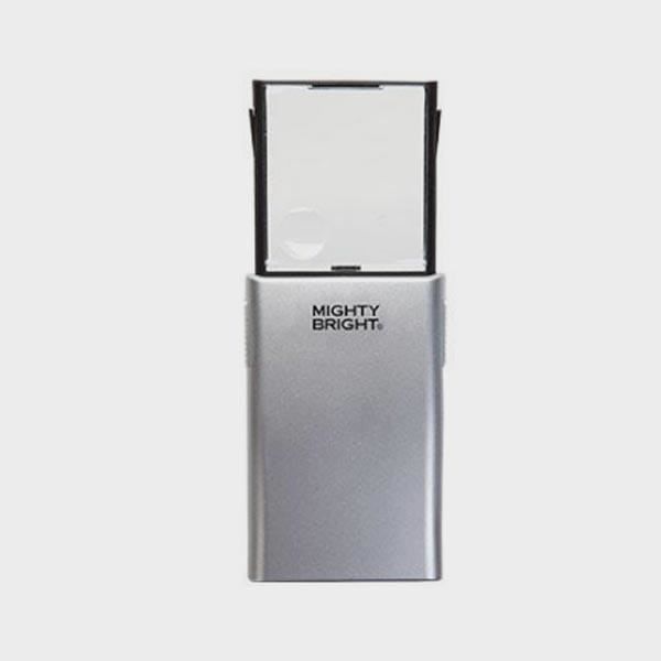 Loupe de poche éclairante avec glissière 2x - MIGHTY BRIGHT - Petite taille et éclairage LED