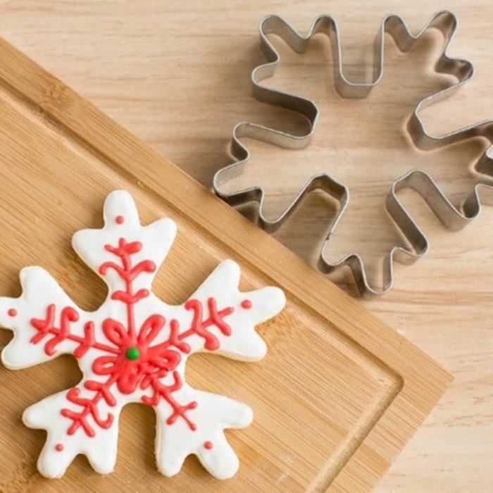 Emporte-pièce - Découpoir,Moule pour biscuits flocons de neige en acier inoxydable, moule à pain et gâteaux de noël, gaufrage,