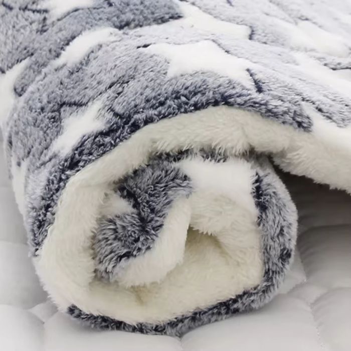 Meilleurs prix pour Tapis de couchage en flanelle pour animaux de compagnielit pour chienlit pour chatchiotcanapéjoli matelasL 69X52CMGrey Star