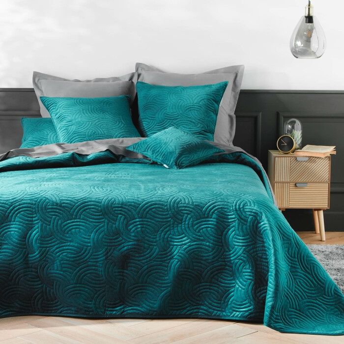 Couvre Lit 2 Pers Matelasse 220 X 240 Cm Velours Uni Solange Petrole couvre-lit-2-pers-matelasse-220-x-240-cm-velours-uni-solange-petrole