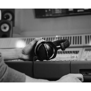 Casque Studio Beyerdynamic DT 770 PRO 80 Ohm Noir - Supra-auriculaire - Isolation Phonique - Neuf