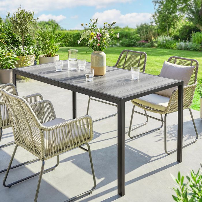 Table de jardin pour 4 à 6 personnes table à manger extérieure avec plateau à effet bois 150 x 80 x 74 cm gris