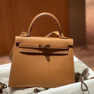 Maroquinerie italienne de luxe shop