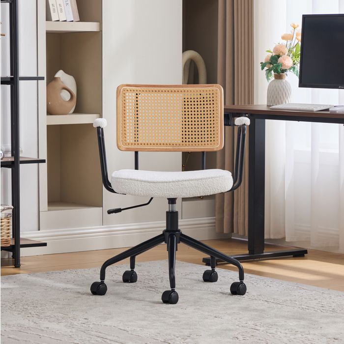 Fauteuil de bureau vintage à roulettes ivoire dossier en cannage synthétique assise réglable en chenille