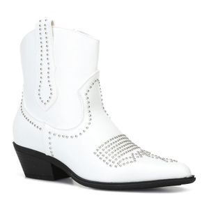 bottines pointues cloutées