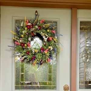 Couronne De Noël Pipershill Welcome 20x22 Pouces - Roses Et Cônes, Multicolore