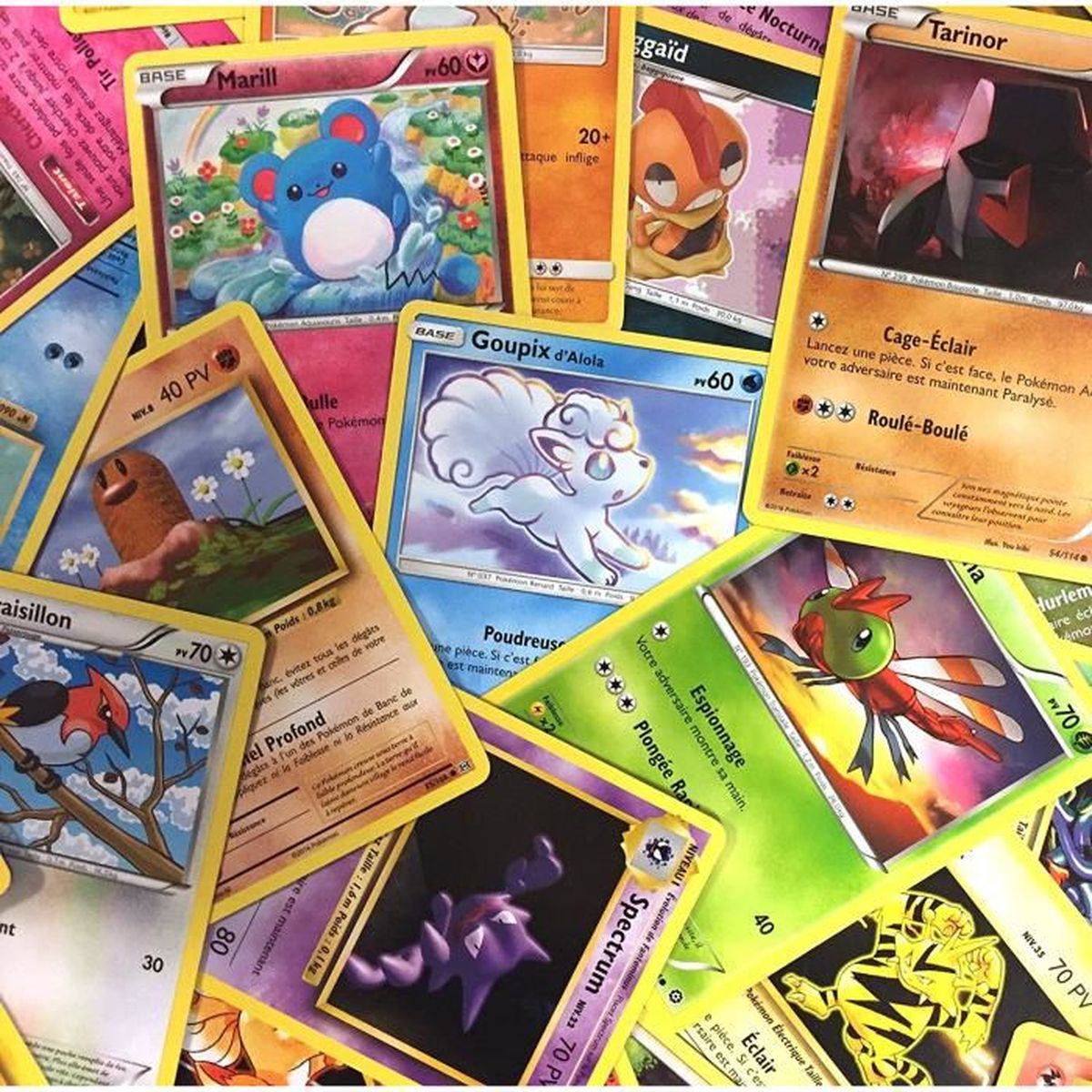 Française Lot de 50 cartes Pokemon Brillantes//Holo//reverse Neuve