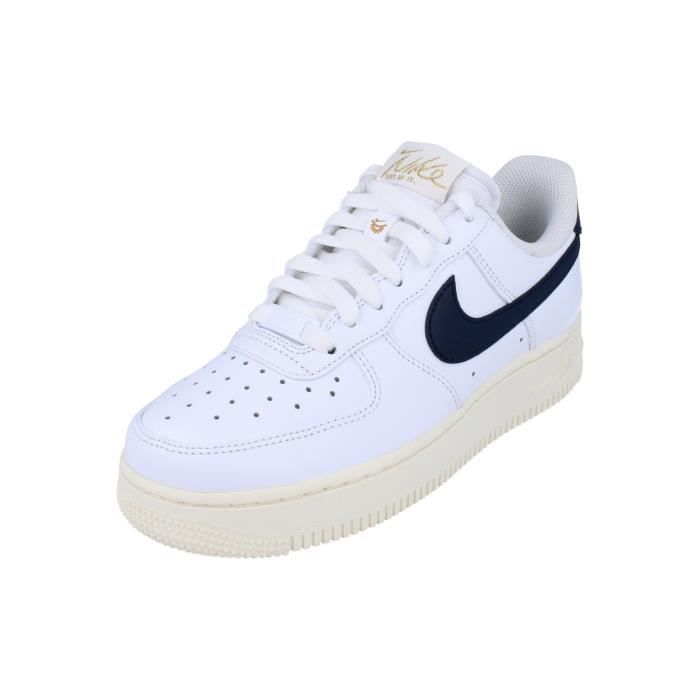 Nike Baskets - NIKE - Air Force 1 07 Flyease - Femme - Cuir - Blanc