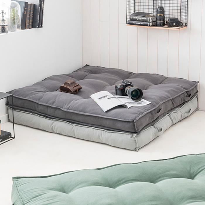 gros coussin de sol