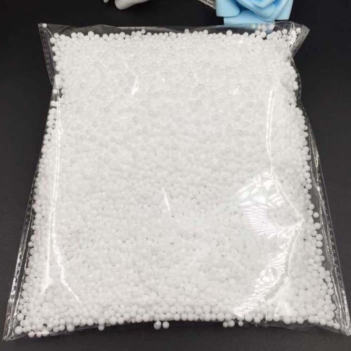 Arbre De Noël Fait De Boules En Plastique Multicolores Sur Un Fond