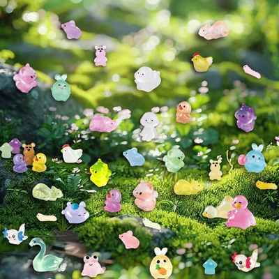 Lot de 130 mini figurines lumineuses en résine pour petits animaux, miniatures, phosphorescentes, à cacher, pour micro-paysages, a