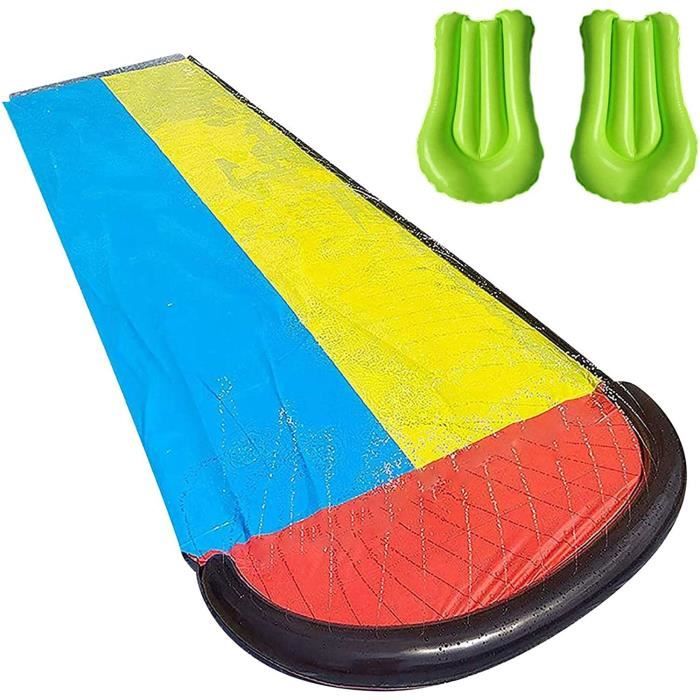 Toboggan pour enfants, toboggan avec tapis de chute d'eau, rues de