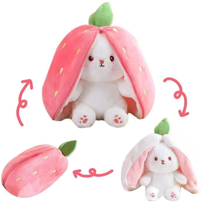 Lapin fraise transformé en petit lapin poupée de fruits peluche
