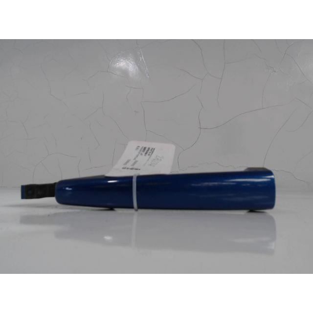BUTEE DE POIGNEE POIGNEES POIGNEE EXTERIEURE KIT CARROSSERIE PORTE ARRIERE DROIT PEUGEOT 407 SW 9101ER PIÈCES D'OCCASION.