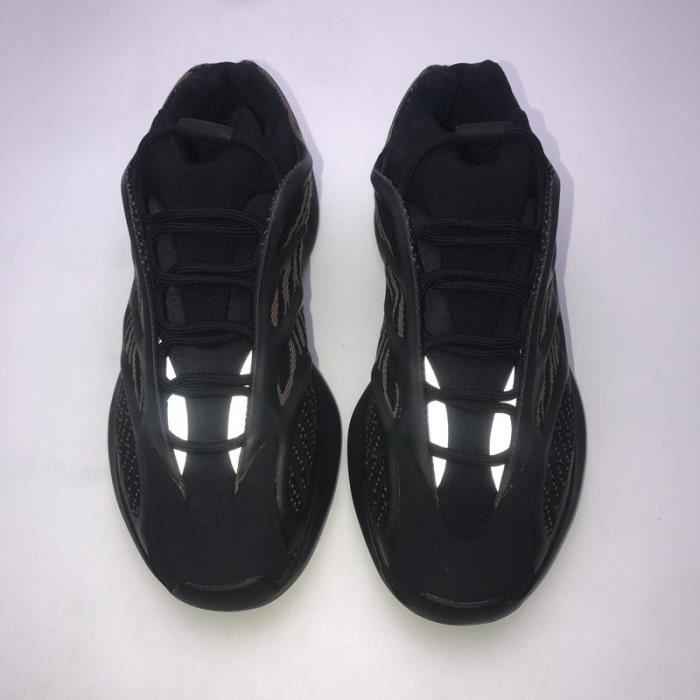 V3 Black Yeezy 700 Boost Noir Boost 700 V3 Cloth Low Trainers