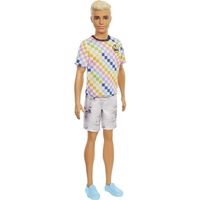 Poupée Ken blond avec un tee-shirt à carreaux et un bermuda - Barbie Fashionistas - GRB90