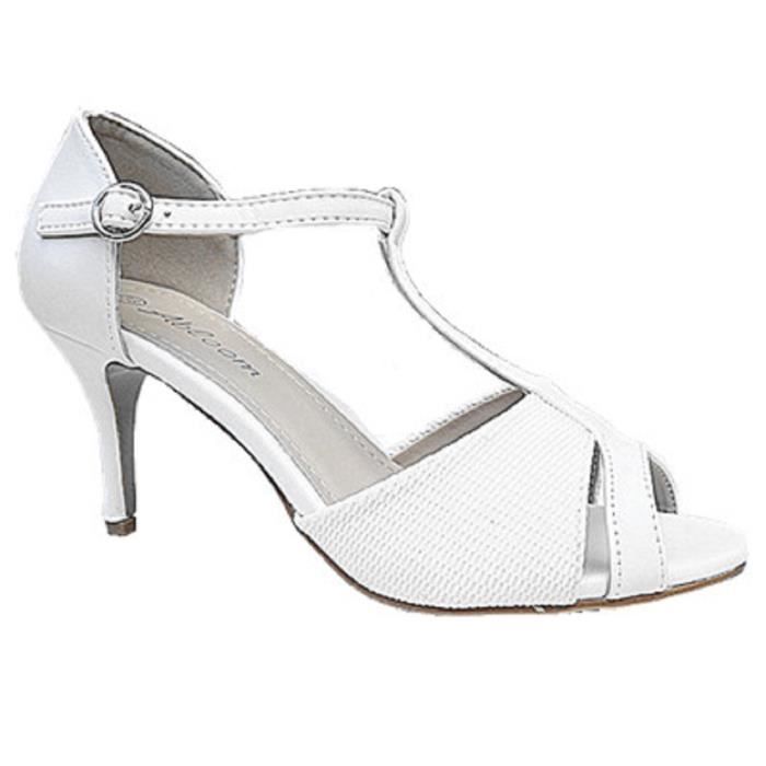 nu pied mariage