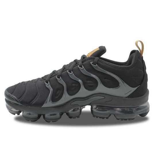nike vapormax plus black metallic gold